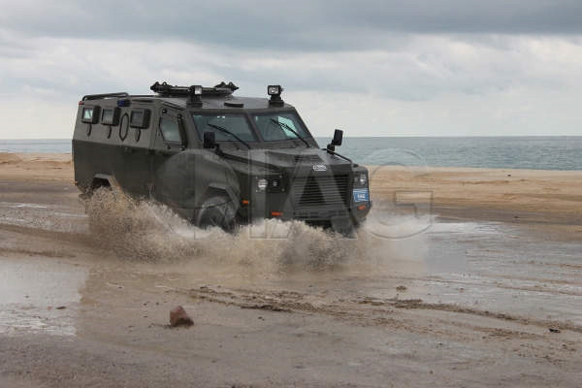 نفربر زرهی Jaws نفربر زرهی Jaws