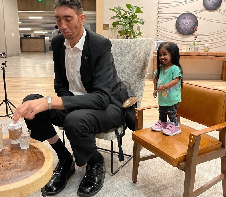 قدبلندترین و قدکوتاه‌ترین فرد دنیا