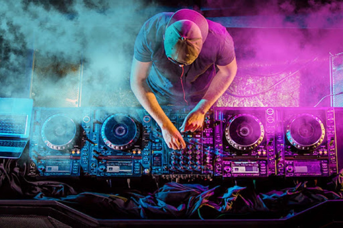 ویدئویی پربازدید از خواننده عروسیِ اصفهانی! ویدئویی پربازدید از خواننده عروسیِ اصفهانی!