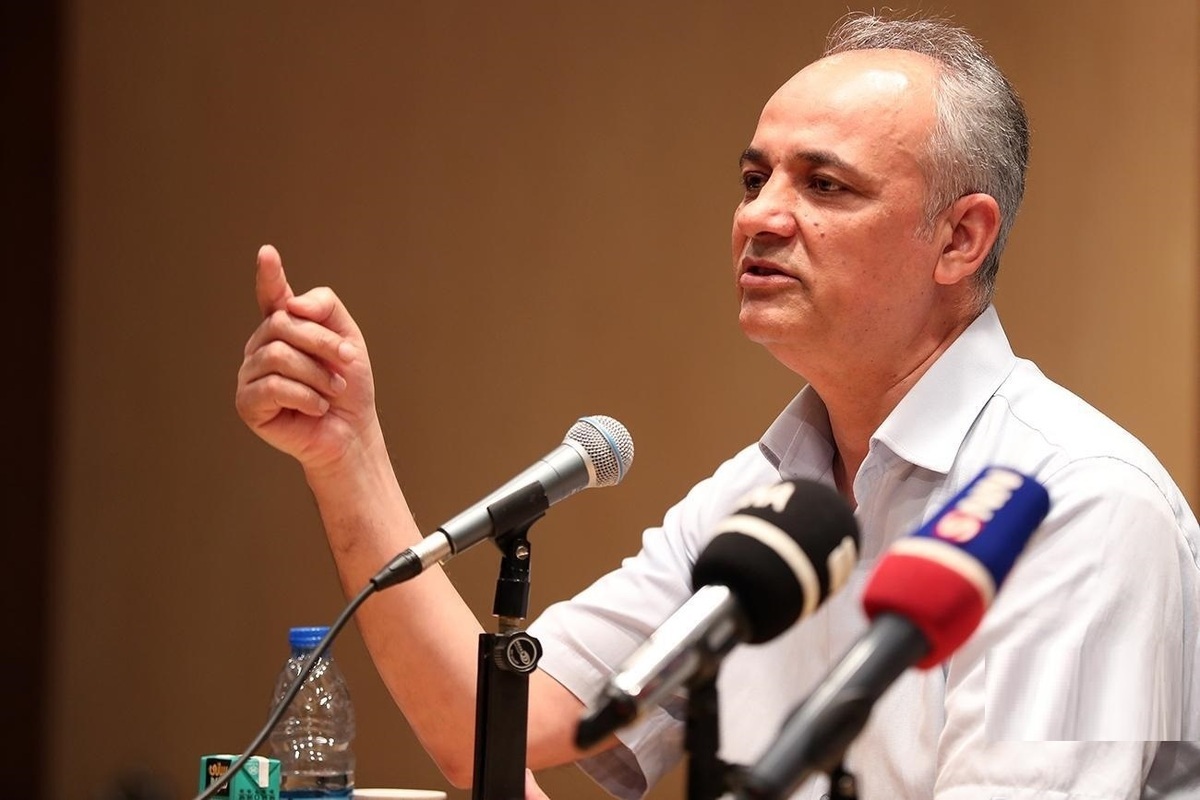 زیدآبادی خطاب به وزیر کشور: اجاره می‌دهید مردم عادی تمام کارکنان وزارتخانه را از صدر تا ذیل امر به معروف یا نهی از منکر کنند؟