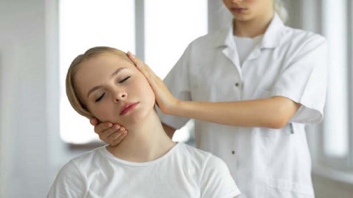 راهنمای تمرینات کایروپراتیک برای گردن درد راهنمای تمرینات کایروپراتیک برای گردن درد