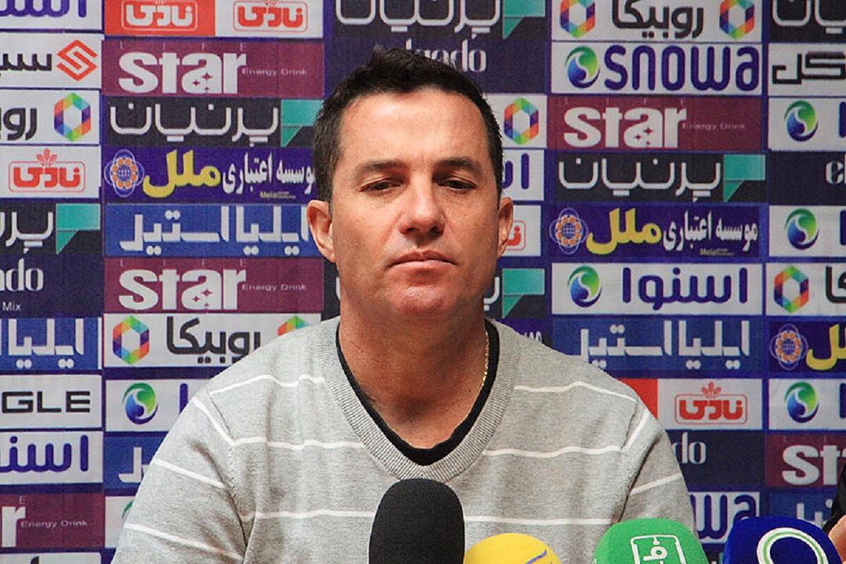 اوسمار: میخواهیم لایههای دفاعی استقلال را باز کنیم و گل بزنیم اوسمار: میخواهیم لایههای دفاعی استقلال را باز کنیم و گل بزنیم