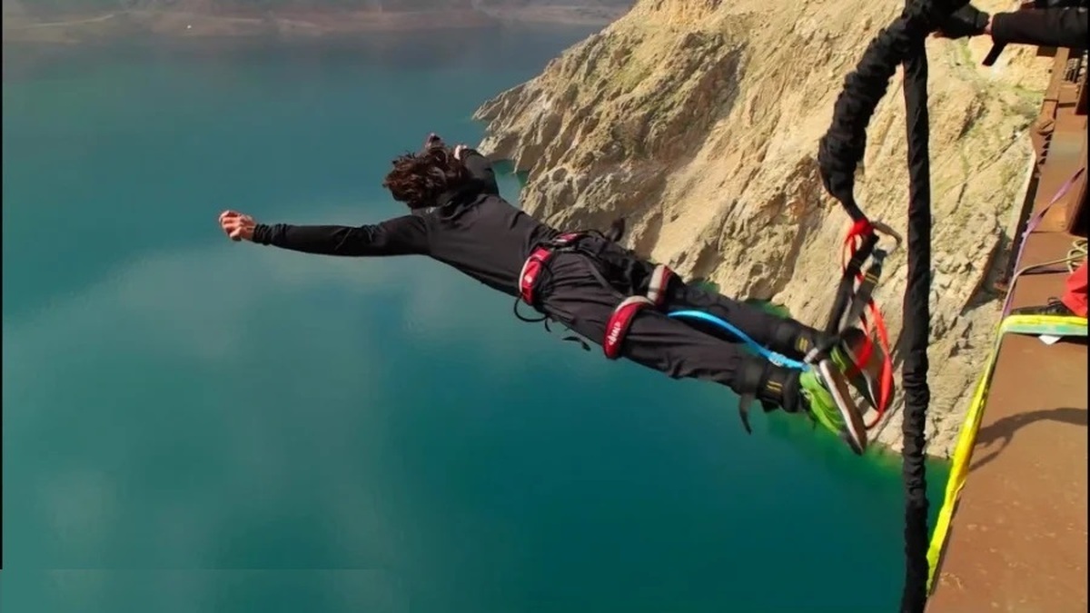 پرش بانوی ۵۸ ساله خوزستانی