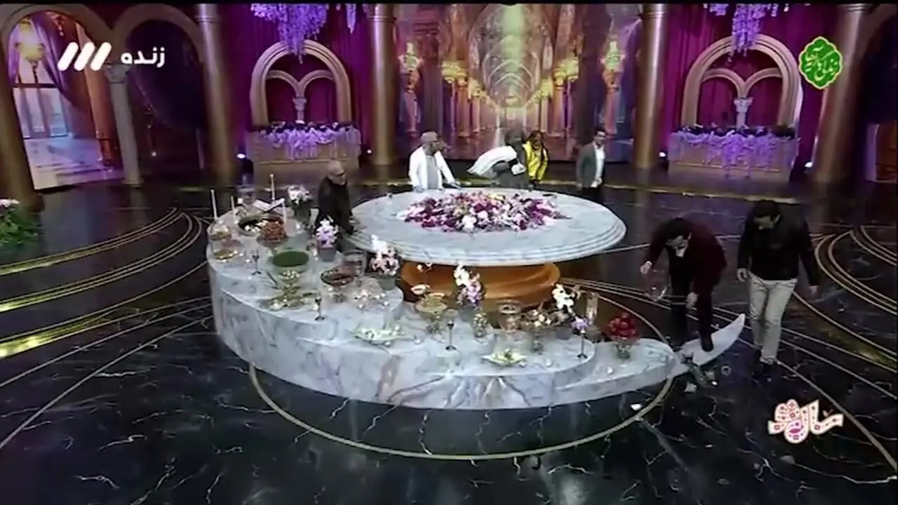 مهمان عجیب صداوسیما دکور برنامه را تخریب کرد! مهمان عجیب صداوسیما دکور برنامه را تخریب کرد!