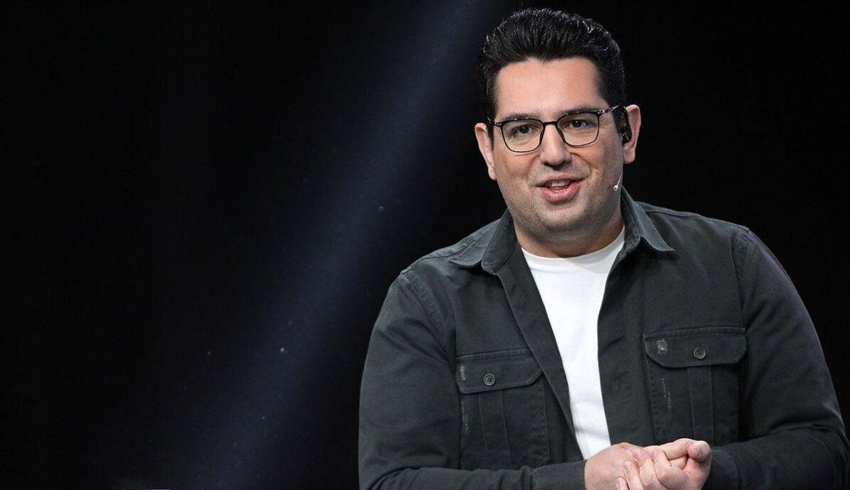 تصویری از گزارشگر معروف شبکه ۳ در کانادا تصویری از گزارشگر معروف شبکه ۳ در کانادا