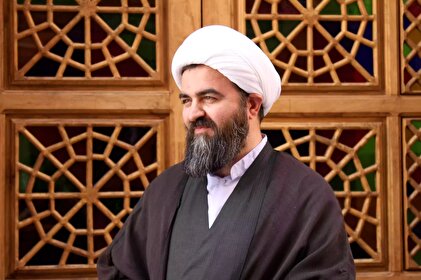 فیلم بازداشت حجت الاسلام اکبرنژاد در قم