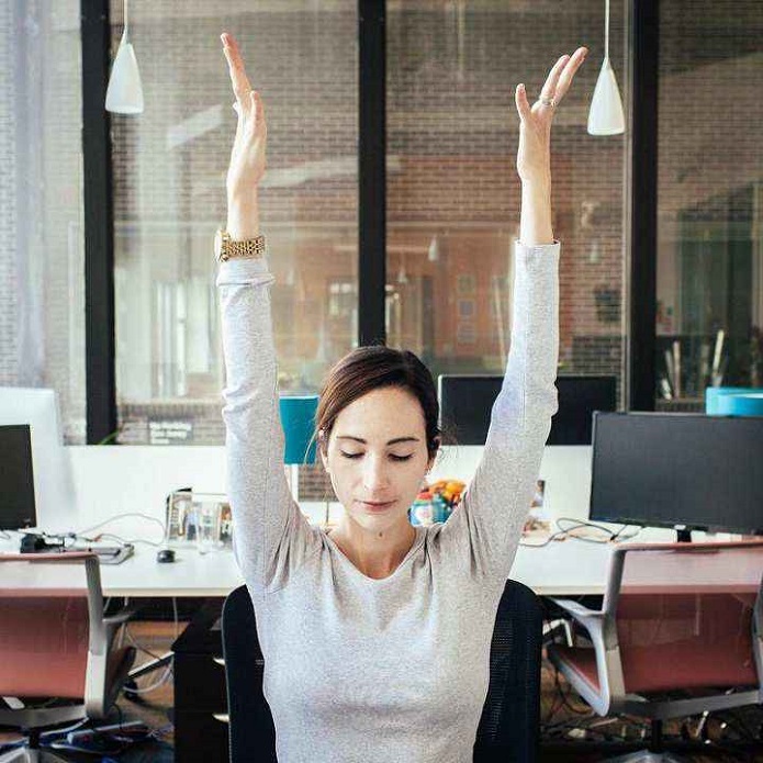 چگونه پشت میز کار ورزش کنیم؟ چگونه پشت میز کار ورزش کنیم؟