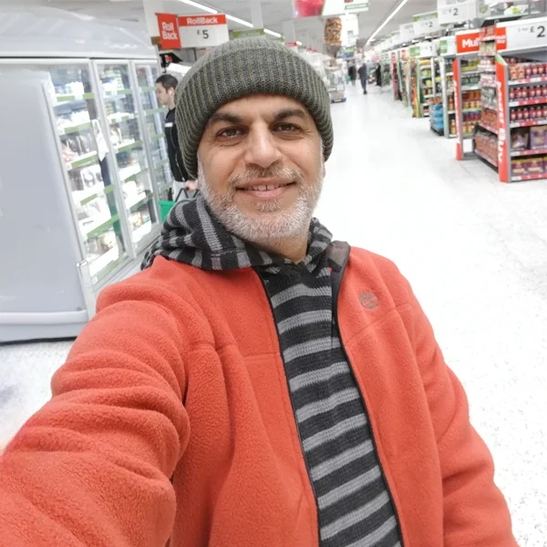 نزار قطری مداح برنامه حسینیه معلی کیست؟