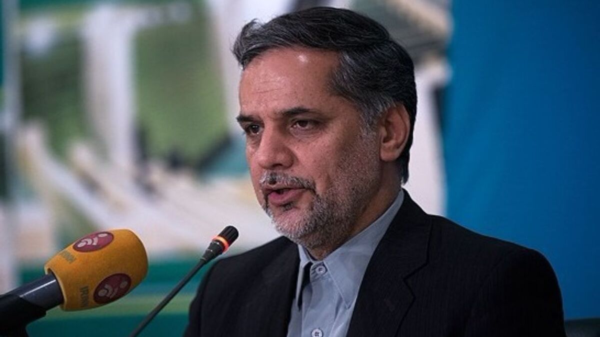 نقوی حسینی: تن دادن جبهه پایداری به لیست مشترک با قالیباف، باعث شد تمام باور‌ها بدنه حامیان آن، فرو بریزد