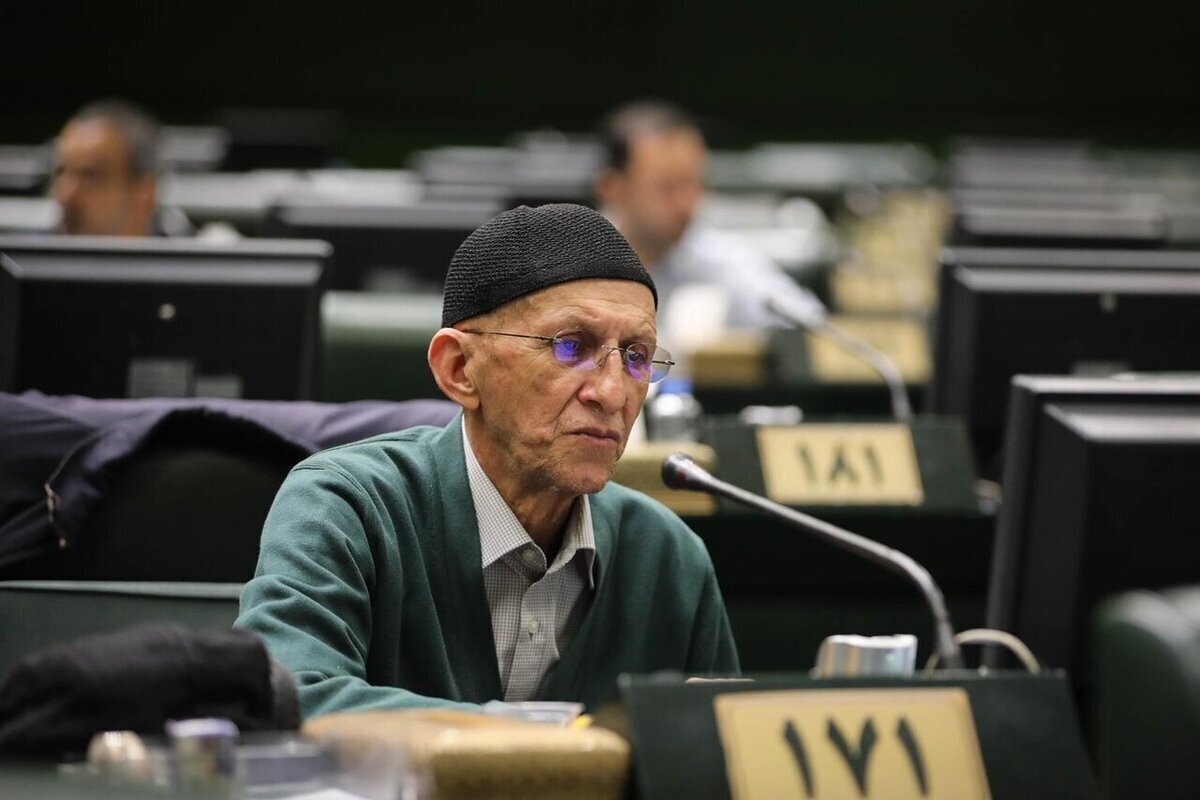 اعتماد: قالیباف بر نبود نام بیژن نوباوه در لیست مشترک با جبهه پایداری تاکید موکد داشته