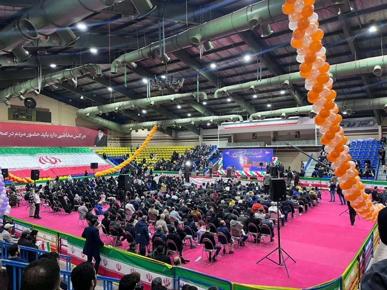 رائفی‌پور برای صندلی‌های خالی سخنرانی کرد!