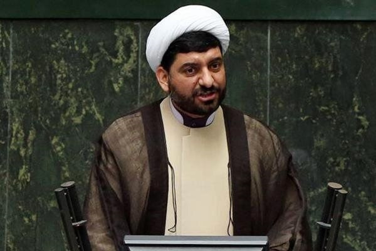 نماینده ملایر خطاب به وزیر صمت: صندلی وزارت انقدر ارزش ندارد که بخاطرش تهمت بزنید +فیلم