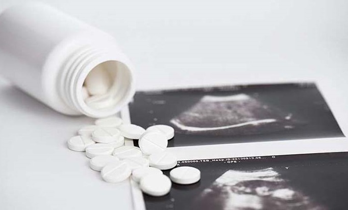 برای سقط جنین در خانه چی بخوریم؟