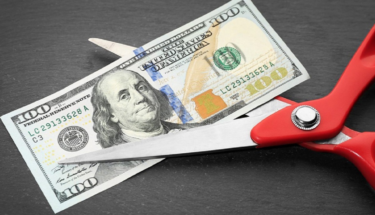 یک اقتصاددان: گره‌های اقتصادی کشور دلیلی جز تحریم‌ها ندارد