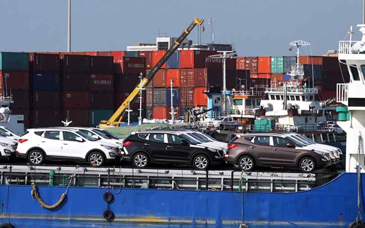 اختیار تام واردات خودرو به وزارت صمت داده می‌شود؟