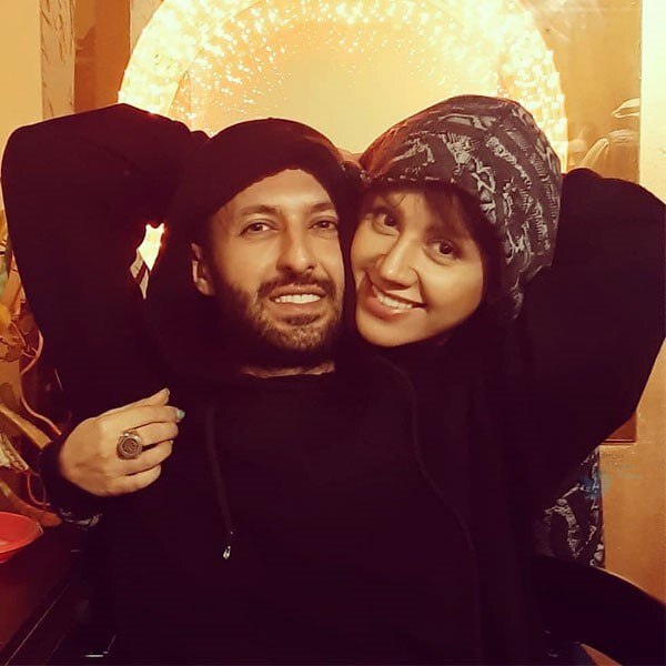 تصاویری از حسام محمودی به همراه همسر و دخترش