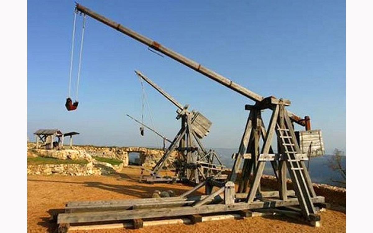 فیلم پرتاب موادمخدر با منجنيق به خاک ایران از مرز افغانستان!