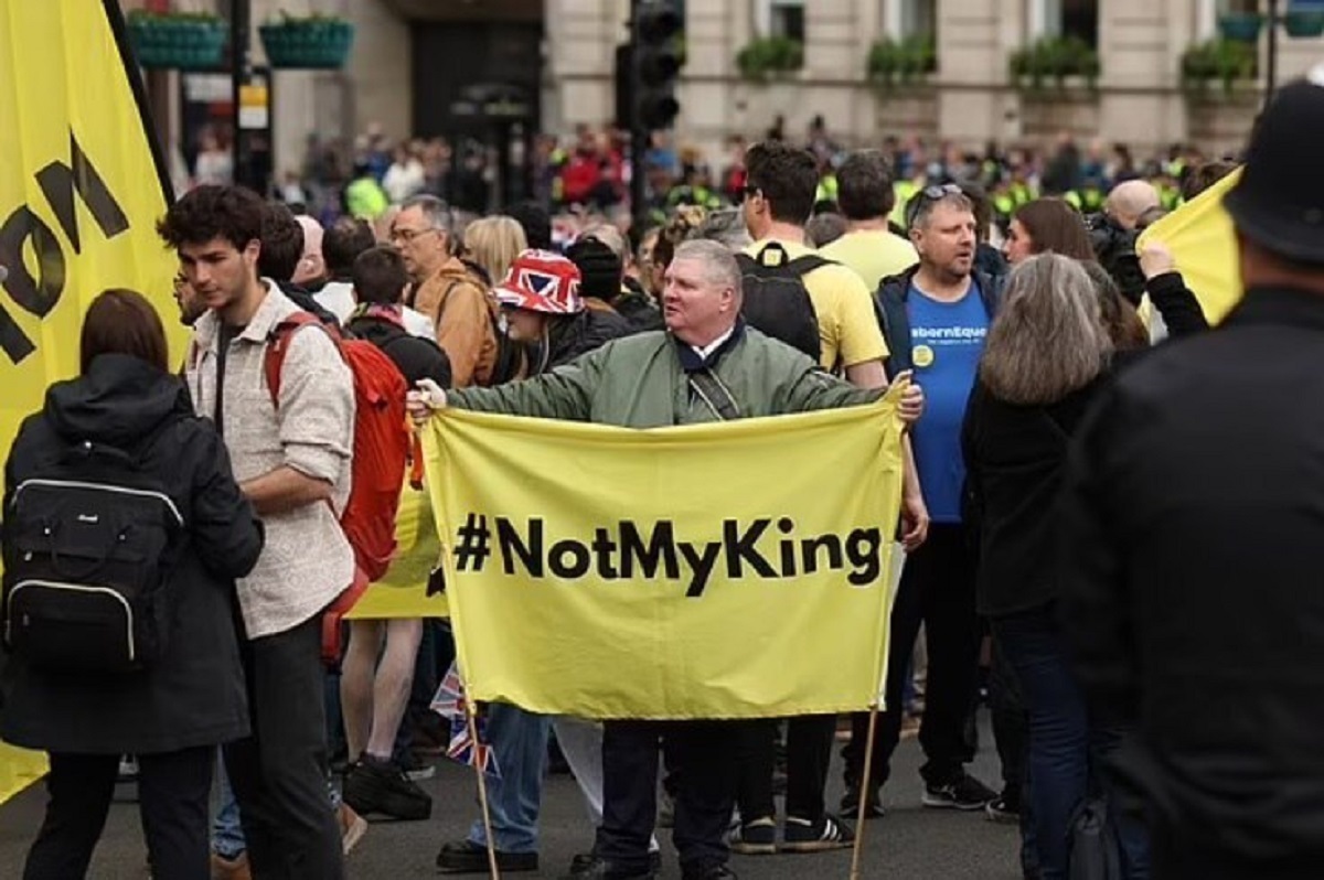 فیلم تظاهرات ضدسلطنتی در حاشیه مراسم تاج گذاری چارلز سوم