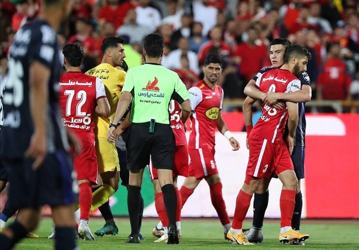 نظر کارشناس داوری درباره دو صحنه مشکوک دیدار پیکان و پرسپولیس + فیلم