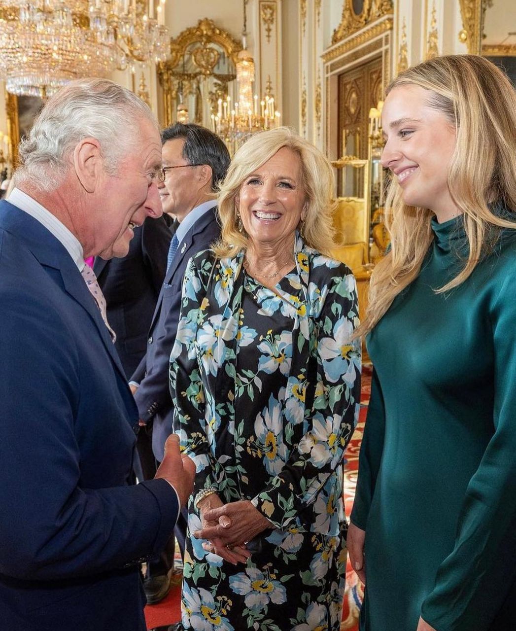 آرایشگر ایرانی بانوی اول آمریکا برای مراسم تاج گذاری چارلز سوم کیست؟ +عکس آرایشگر ایرانی بانوی اول آمریکا برای مراسم تاج گذاری چارلز سوم کیست؟ +عکس