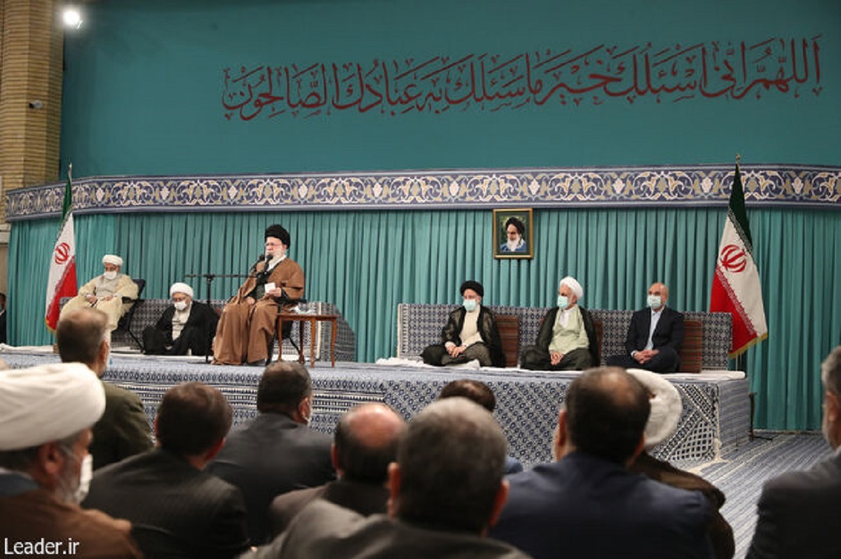 رهبر انقلاب اسلامی در دیدار جمعی از مردم، مسئولان نظام و سفرای کشورهای اسلامی:راهبرد امروز جهان اسلام باید کمک و تقویت عناصر مبارز داخل فلسطین باشد