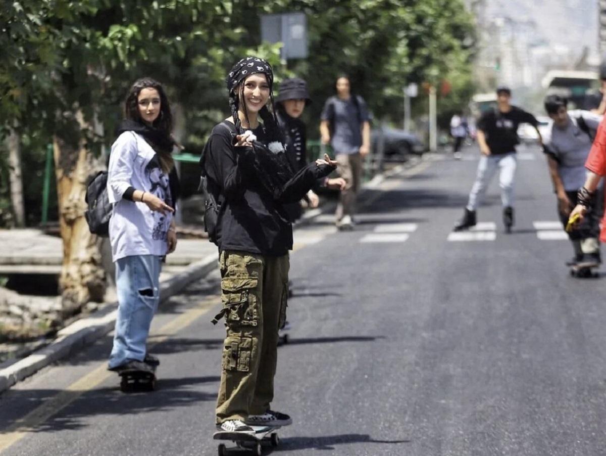 چرا سن بلوغ پایین آمده است؟ | دهه‌پنجاهی‌ها و دهه‌شصتی‌ها بالاترین سن بلوغ را داشتند | آیا جغرافیا در بلوغ زودرس و دیررس تاثیر دارد؟