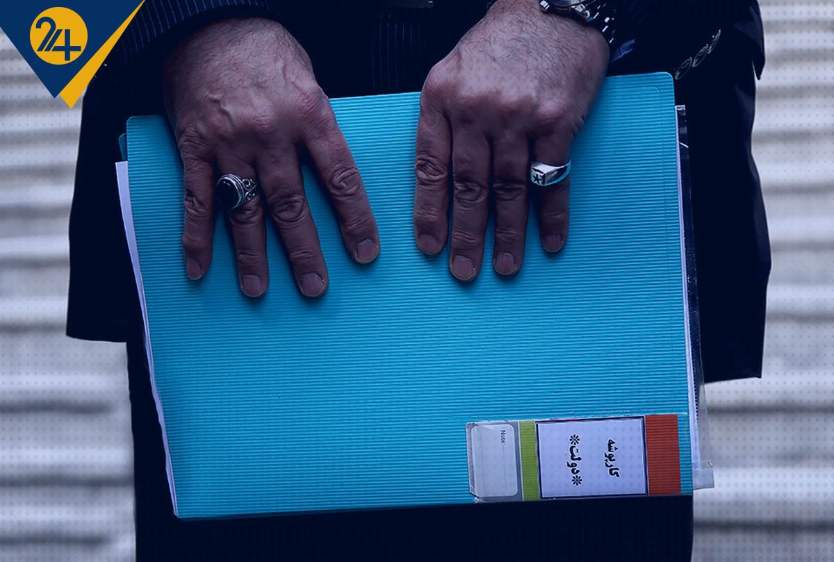 کابینه تاخیر و آغاز اختلاف