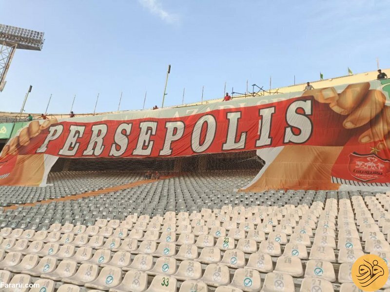 طرح ۳ بعدی و خاص پرسپولیسی‌ها روی سکوی آزادی