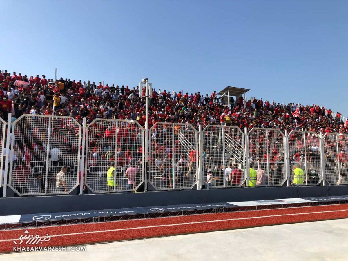تصاویری از دعوای هواداران پرسپولیس و نساجی