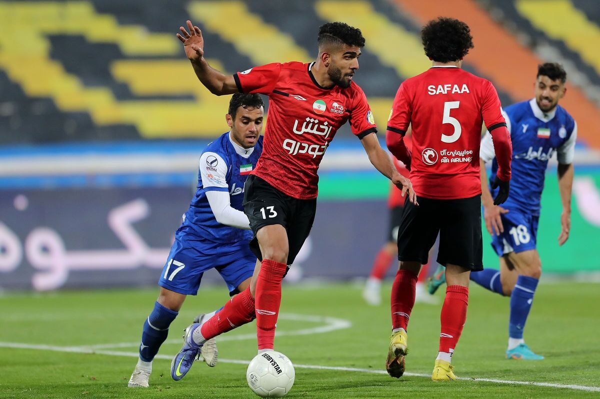 استقلال و تراکتور