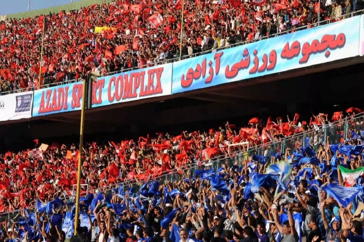 درگیری هواداران دو تیم استقلال و پرسپولیس +فیلم