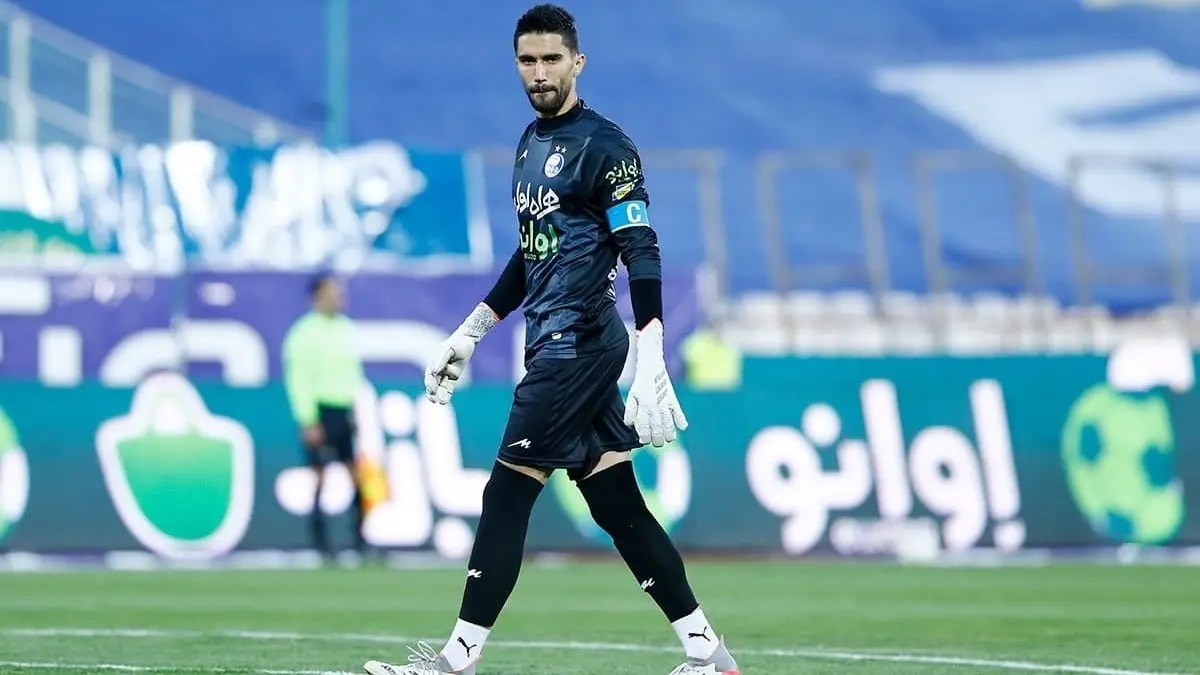 تشویق شدید حسینی توسط هواداران استقلال +فیلم