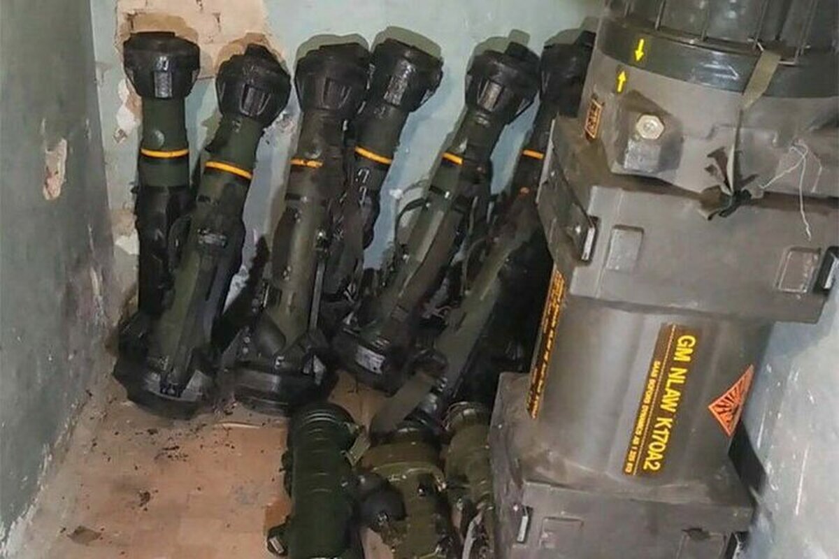 رونمایی از موشک ضد زره NLAW انگلیسی توسط اوکراینیها + فیلم رونمایی از موشک ضد زره NLAW انگلیسی توسط اوکراینیها + فیلم