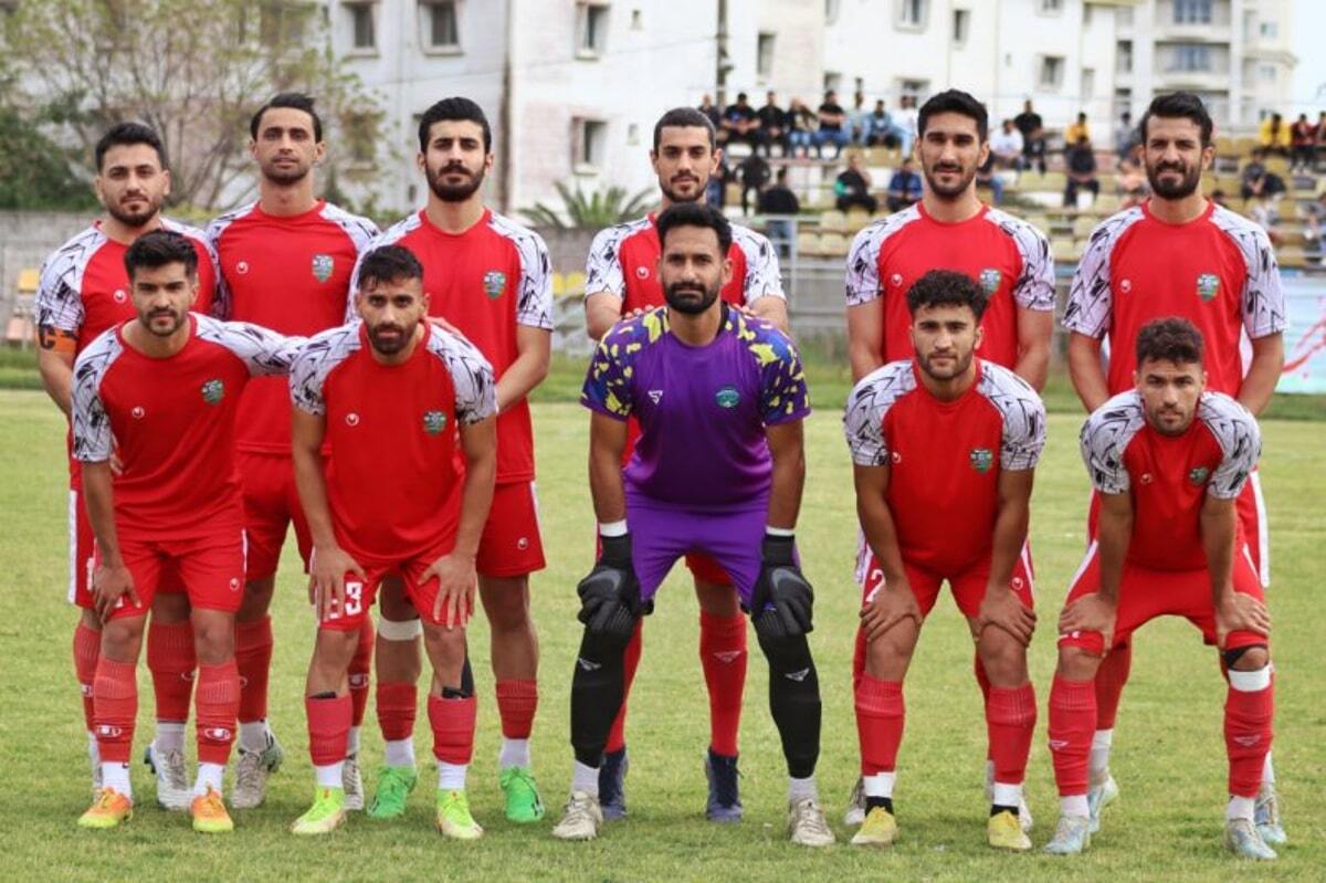 مرگ تلخ بازیکن جوان در زمین فوتبال