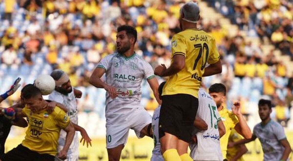 سپاهان صدر جدول را از دست داد/ ملوان به کمک پرسپولیس آمد