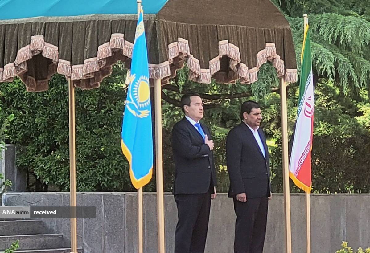 استقبال رسمی محمد مخبر از نخست وزیر قزاقستان