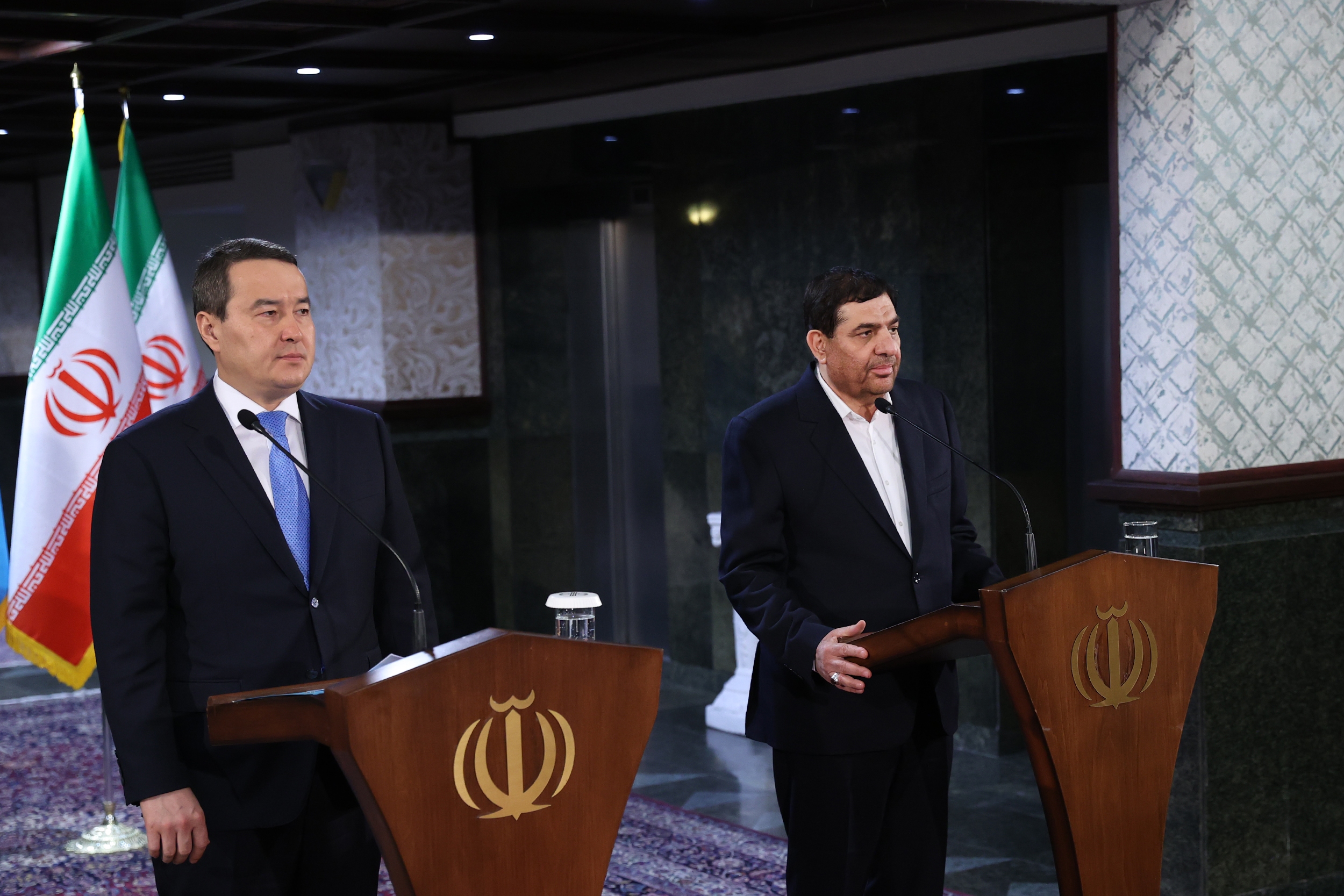 تأکید محمد مخبر و نخست وزیر قزاقستان بر اراده جدی دو کشور برای ارتقاء همکاری‌های اقتصادی