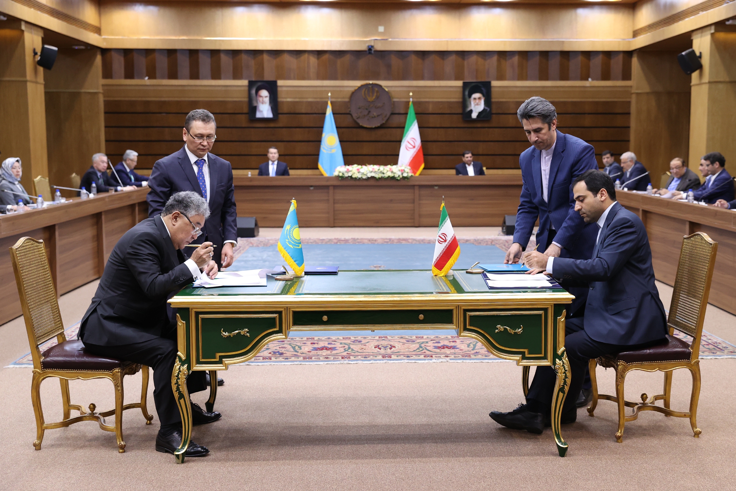امضای پنج یادداشت تفاهم و یک توافقنامه همکاری بین ایران و قزاقستان