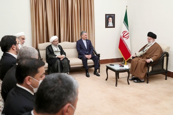 رهبری: مصمم به تکمیل مسیر ترانزیتی شمال به جنوب هستیم که می‌تواند ترکمنستان و کشور‌های اطراف ان را به دریای عمان متصل کند