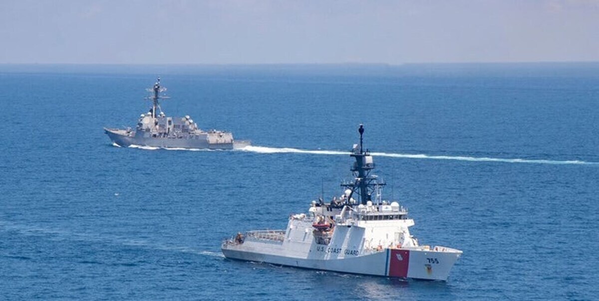 ویدئوی تقابل ناو چینی با ناوشکن آمریکایی در تنگه تایوان