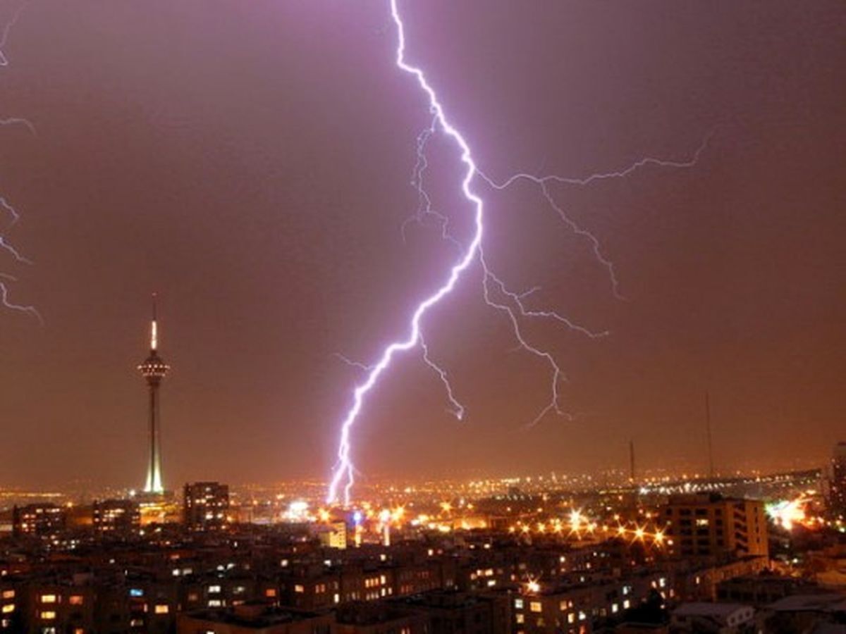 هشدار قرمز هواشناسی برای تهرانی‌ها؛ از رگبار شدید و تگرگ تا رعد و برق