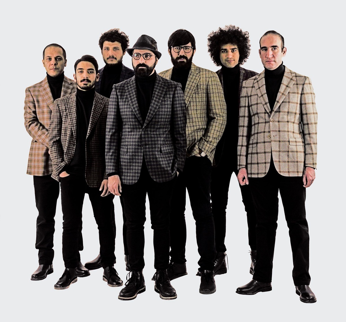 پاسپورت یک خواننده ایرانی، ضبط شد