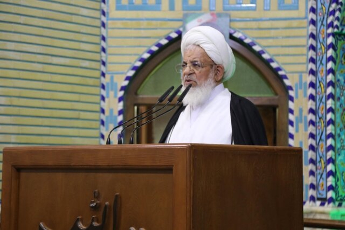 امام جمعه یزد: توکل به خدا و امید به آینده موجب پیشرفت کشور می‌شود