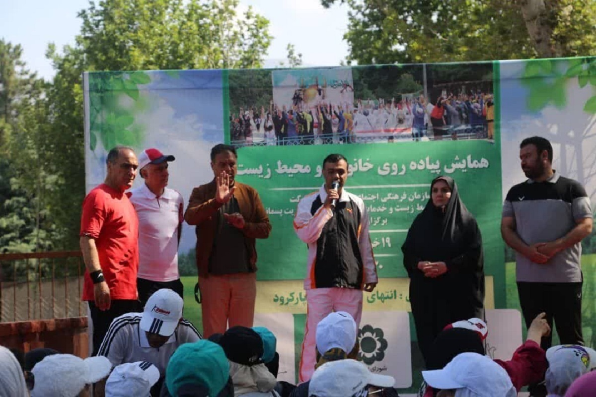 تصاویرِ یک خبرگزاری از رقص مختلط و پایکوبی در کرج تصاویرِ یک خبرگزاری از رقص مختلط و پایکوبی در کرج