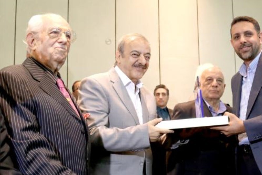 جایزه ویژه حامی محیط زیست به بیمه سینا تعلق گرفت