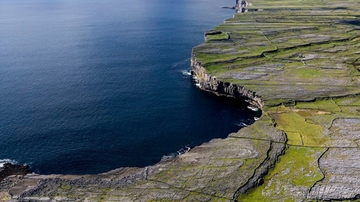 در جزایر ايرلند صاحب خانه شوید و ۸۰ هزار يورو بگیرید