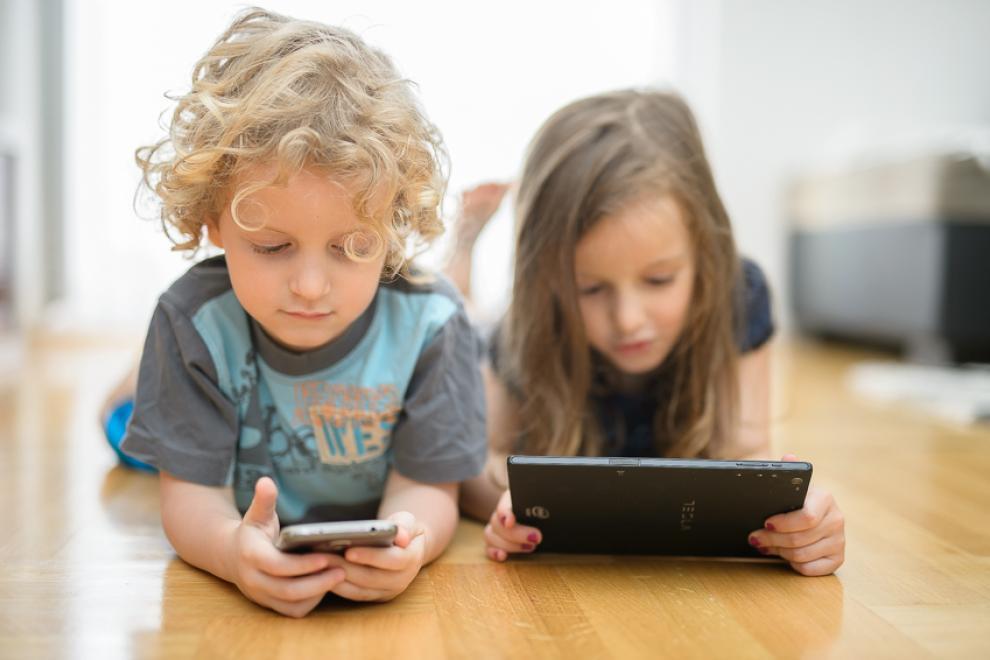 خطرات فضای مجازی برای کودکان