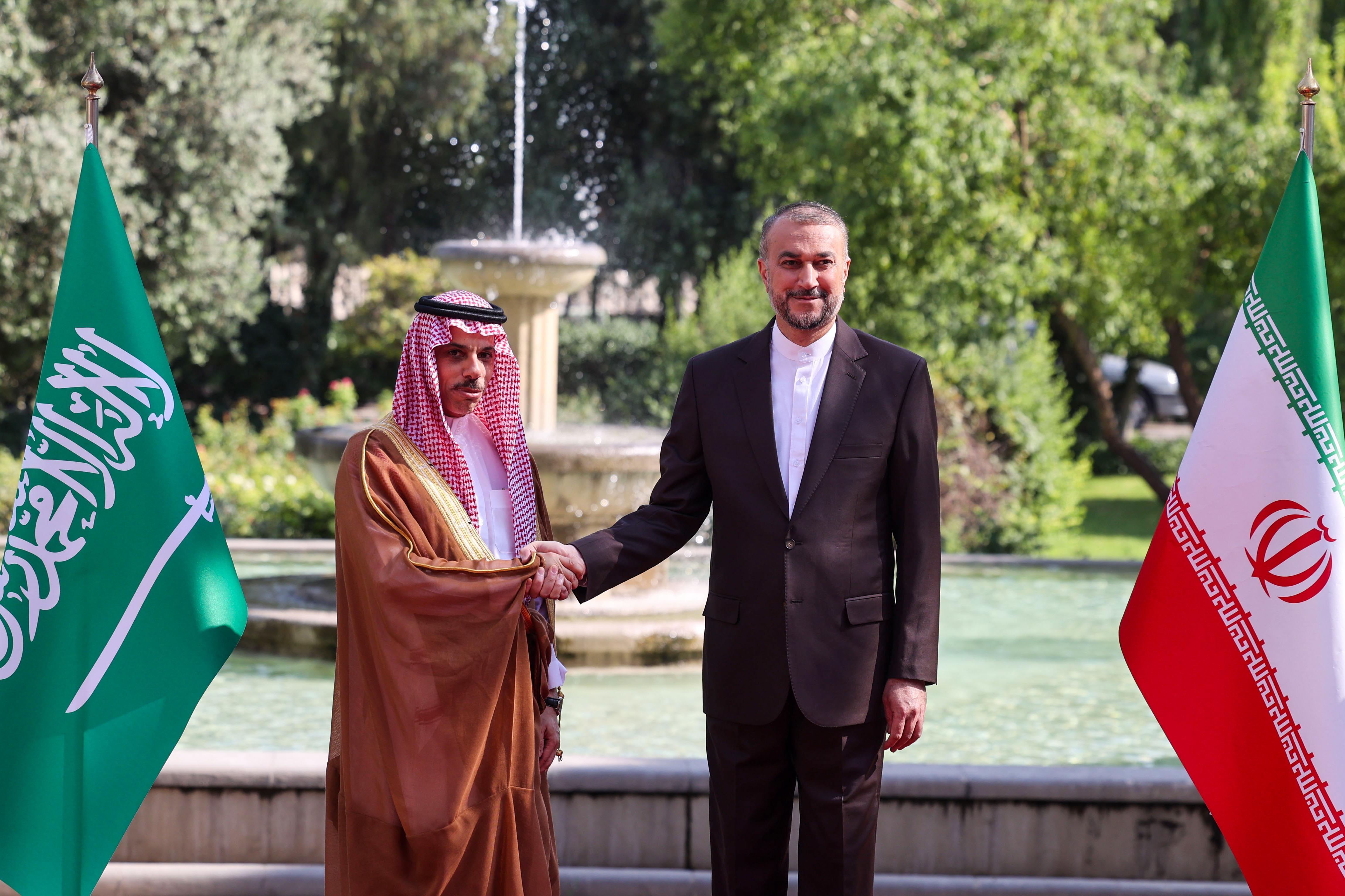 ایران و عربستان گوش یکدیگر را پیچاندند!