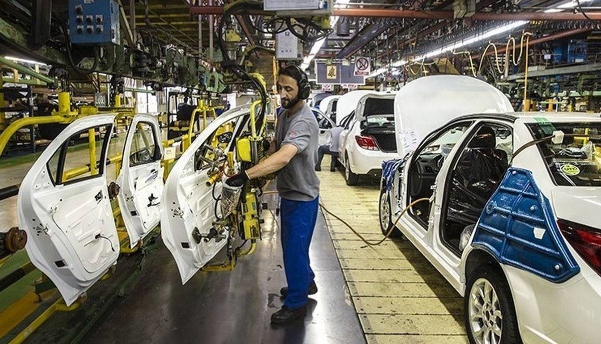 اخطار شورای رقابت به خودروسازان گران‌فروش