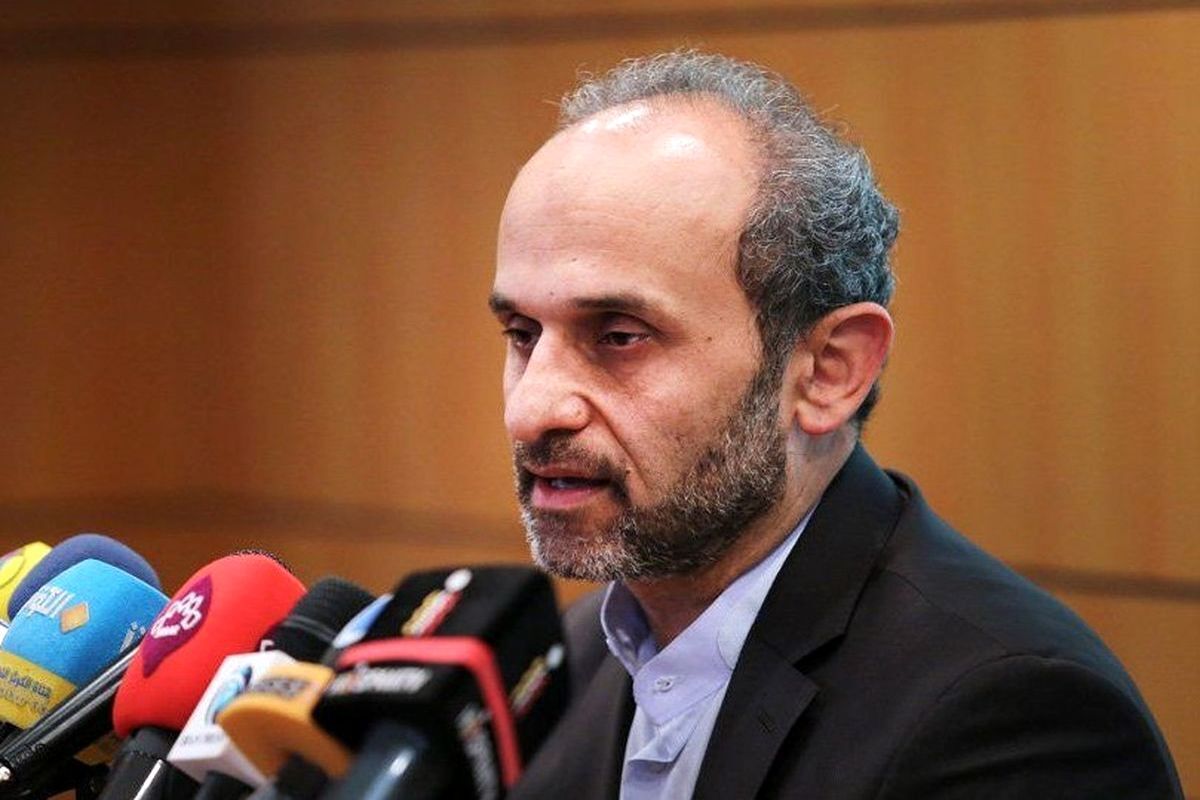 رئیس صداوسیما: شکر خدا در جمهوری اسلامی، هرکسی میتواند درباره هر چیزی که میخواهد هرطوری فکر کند و آن را بیان کند رئیس صداوسیما: شکر خدا در جمهوری اسلامی، هرکسی میتواند درباره هر چیزی که میخواهد هرطوری فکر کند و آن را بیان کند